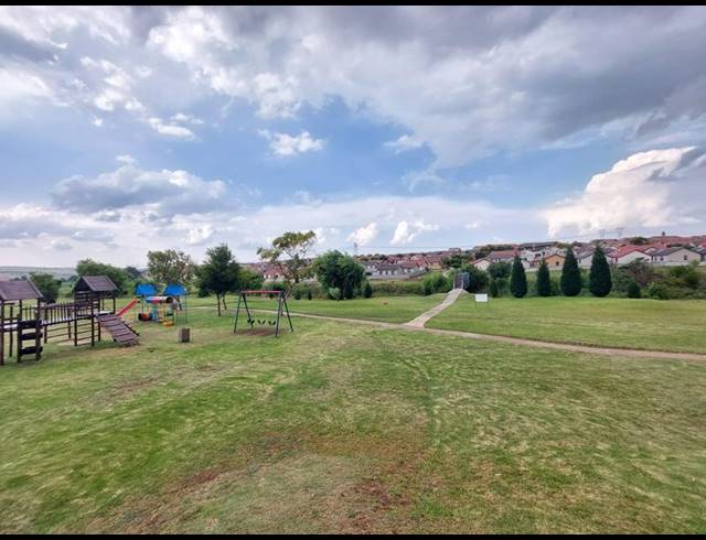 2 BEDROOM APARTMENT FOR SALE IN SUMMERFIELDS ESTATE